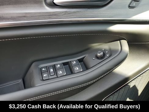 New 2025 Jeep Grand Cherokee Overland w/ Adv Protech Group III AWD/4WD image 34