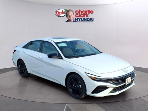New 2026 Hyundai Elantra SEL Sport Premium FWD image 7