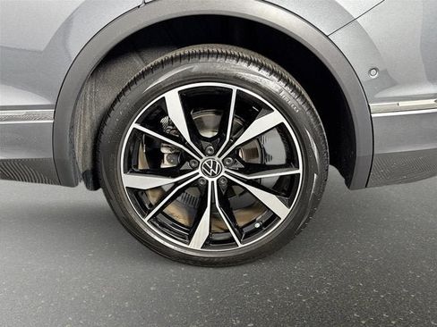Used 2024 Volkswagen Tiguan SEL R-Line AWD/4WD image 33