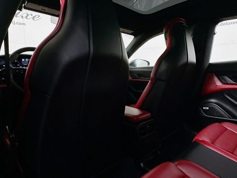 Used 2022 Porsche Taycan 4S image 25