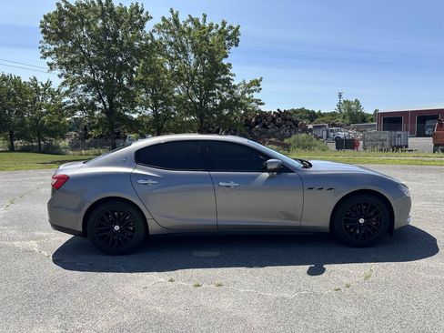 Used 2014 Maserati Ghibli S Q4 AWD/4WD image 2