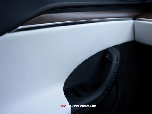 Used 2022 Tesla Model S image 15