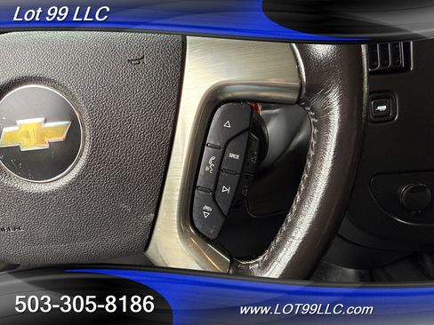 Used 2019 Chevrolet Express 3500 w/ Driver Convenience Package image 37