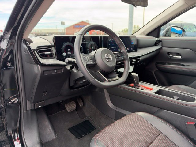 Used 2026 Nissan Kicks SR w/ Cold Weather Package AWD/4WD image 18