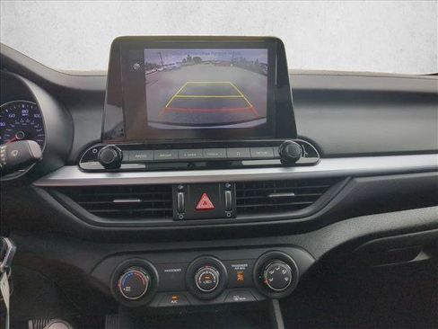 Used 2022 Kia Forte LXS FWD image 14