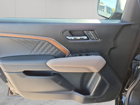 New 2026 GMC Canyon Denali w/ LPO, Denali Black Edition image 26