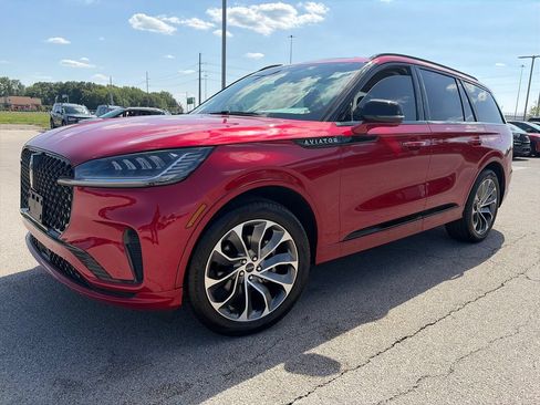 Used 2025 Lincoln Aviator AWD w/ Jet Appearance Package image 3