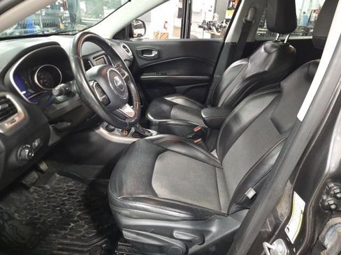 Used 2018 Jeep Compass Latitude w/ Cold Weather Group AWD/4WD image 13