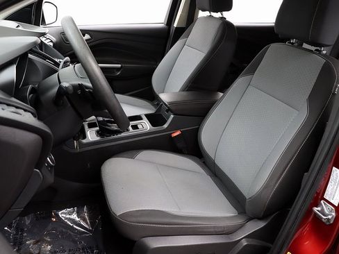 Used 2017 Ford Escape SE w/ Equipment Group 201A image 9