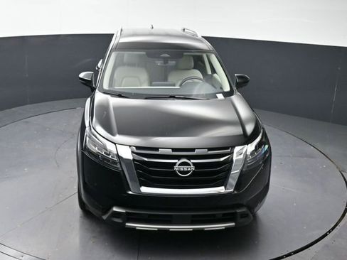 Used 2025 Nissan Pathfinder SL FWD image 24