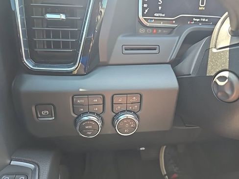 Used 2022 GMC Sierra 1500 Denali w/ Denali Carbonpro Edition AWD/4WD image 22