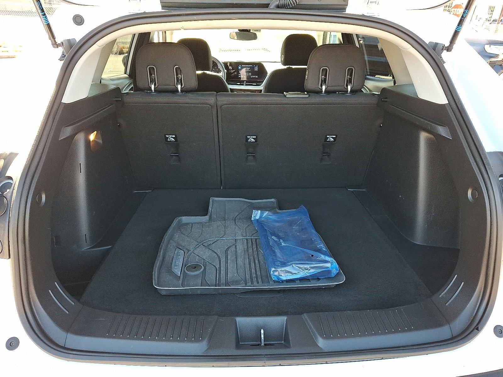 Used 2025 Chevrolet Trax LS FWD image 27