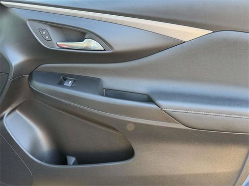 Used 2025 Buick Envista Avenir image 6