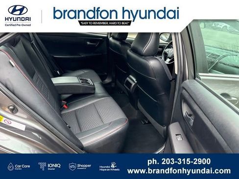 Used 2015 Toyota Camry SE w/ Moonroof Package FWD image 25