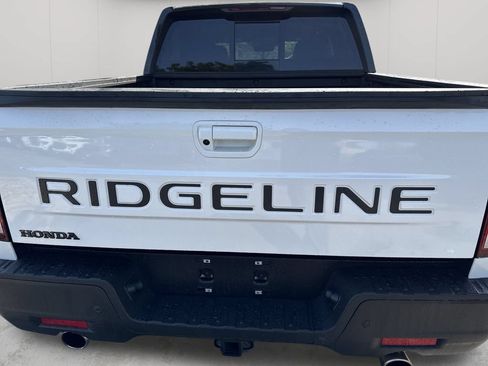 Used 2024 Honda Ridgeline Black Edition image 17
