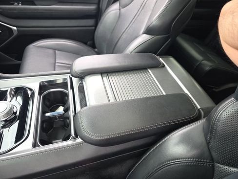 Used 2024 Jeep Wagoneer Series II w/ Convenience Group I AWD/4WD image 36