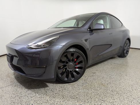 Used 2023 Tesla Model Y Performance image 18