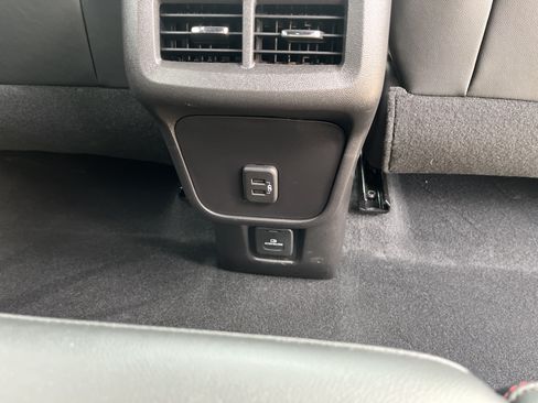 Used 2024 Chevrolet Equinox RS AWD/4WD image 14