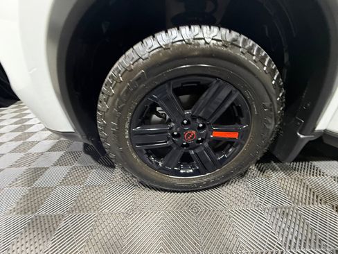 Used 2025 Nissan Rogue SV image 26