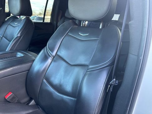 Used 2019 Cadillac Escalade ESV Platinum image 22
