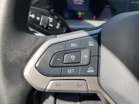 Certified 2025 Volkswagen Tiguan SE AWD/4WD image 13
