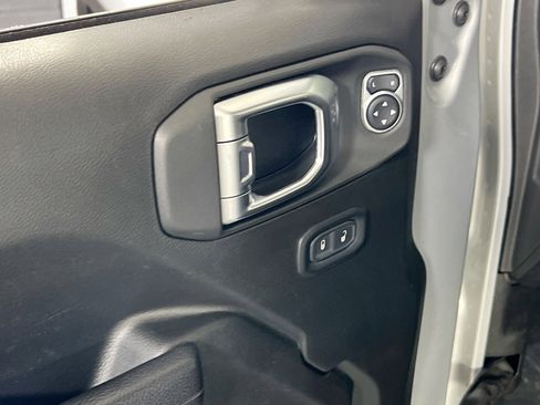 Used 2022 Jeep Gladiator Sport AWD/4WD image 18