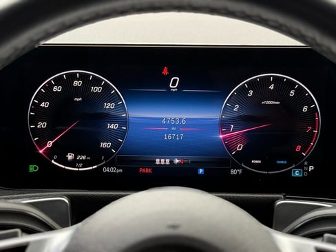 Used 2024 Mercedes-Benz GLB 250 4MATIC image 45