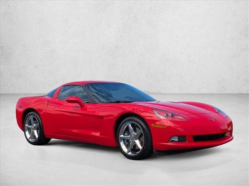 Used 2011 Chevrolet Corvette Coupe w/ 1LT RWD image 3