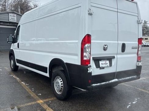 Used 2025 RAM ProMaster 2500 w/ Convenience Group image 5
