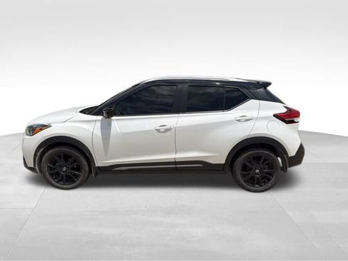 Used 2020 Nissan Kicks SR w/ SR Premium Package FWD image 7