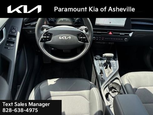 Certified 2025 Kia Niro EX FWD image 24