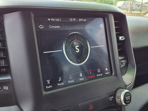 Used 2020 RAM 2500 Tradesman w/ Chrome Appearance Group image 9