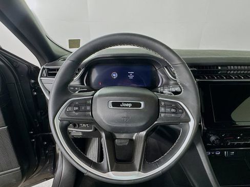 Used 2024 Jeep Grand Cherokee L Altitude image 15