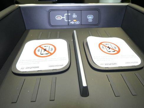 New 2026 Hyundai Santa Fe SE image 32