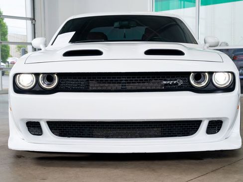 Used 2019 Dodge Challenger SRT Hellcat w/ Widebody Package RWD image 4