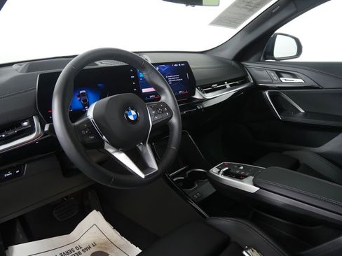 Used 2025 BMW X2 xDrive28i image 12