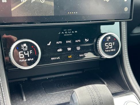 Used 2024 Jaguar F-PACE R-Dynamic S image 35