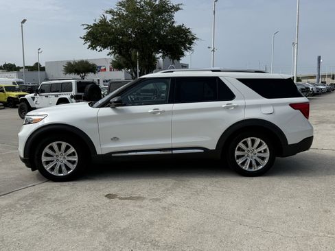 Used 2023 Ford Explorer King Ranch w/ Technology Package RWD image 9