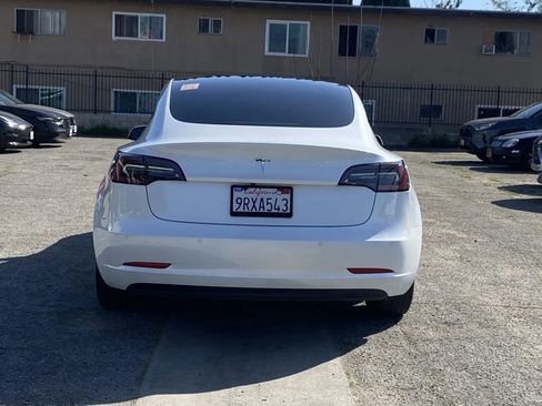 Used 2021 Tesla Model 3 Standard Range Plus image 3