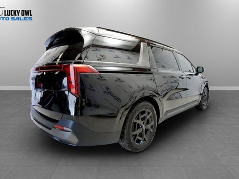 Used 2025 Kia Carnival SX w/ SX Dark Edition Package FWD image 8