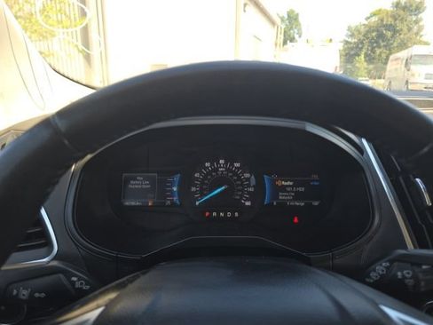 Used 2024 Ford Edge Titanium AWD/4WD image 15