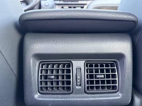 Used 2025 Toyota Camry SE FWD image 33