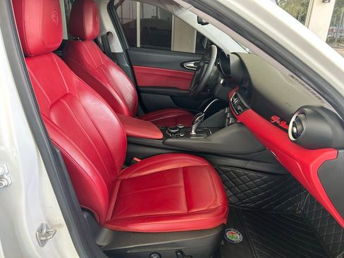 Used 2018 Alfa Romeo Giulia RWD image 21