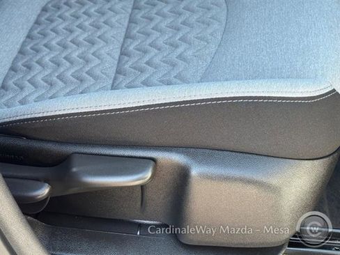 Used 2023 Chevrolet Equinox LT w/ Driver Convenience Package image 13