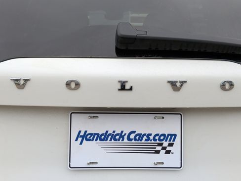 Used 2025 Volvo XC90 B6 Plus image 15