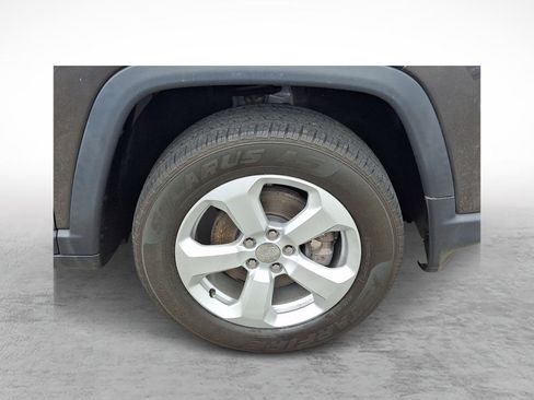 Used 2020 Jeep Compass Latitude w/ Cold Weather Group AWD/4WD image 5