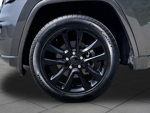 Used 2020 Jeep Grand Cherokee Altitude AWD/4WD image 11