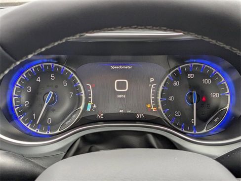 New 2026 Chrysler Pacifica Limited image 29