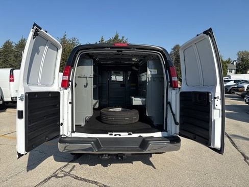 New 2025 Chevrolet Express 3500 w/ Driver Convenience Package RWD image 8