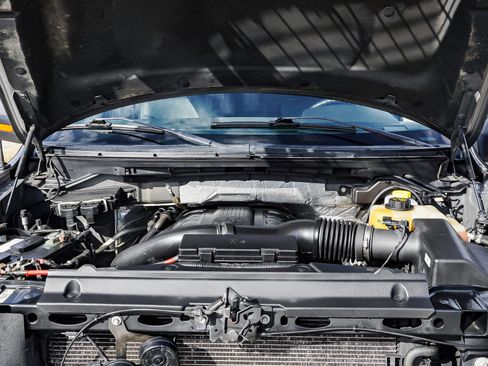 Used 2014 Ford F150 FX4 w/ Equipment Group 402A Luxury image 15